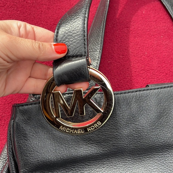 MICHAEL KORS OURSE EXCELLENT CONDITION - Picture 2 of 10